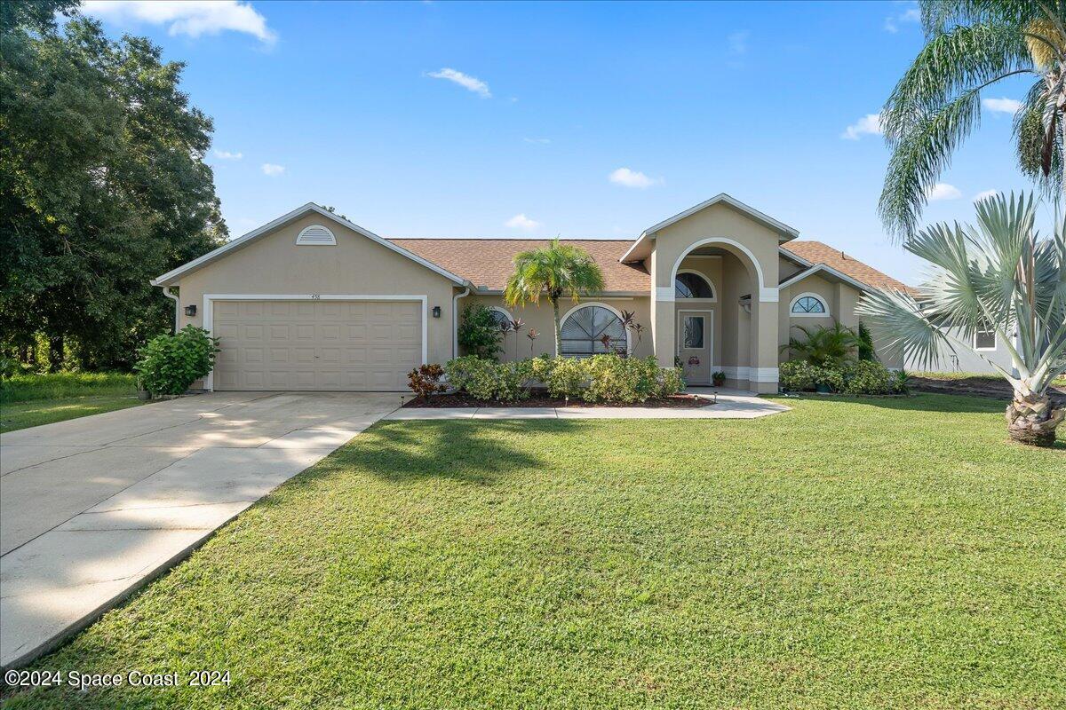 458 Sauders Road SE