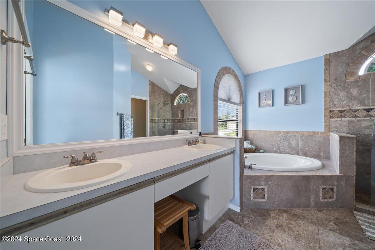 458 Sauders Road SE