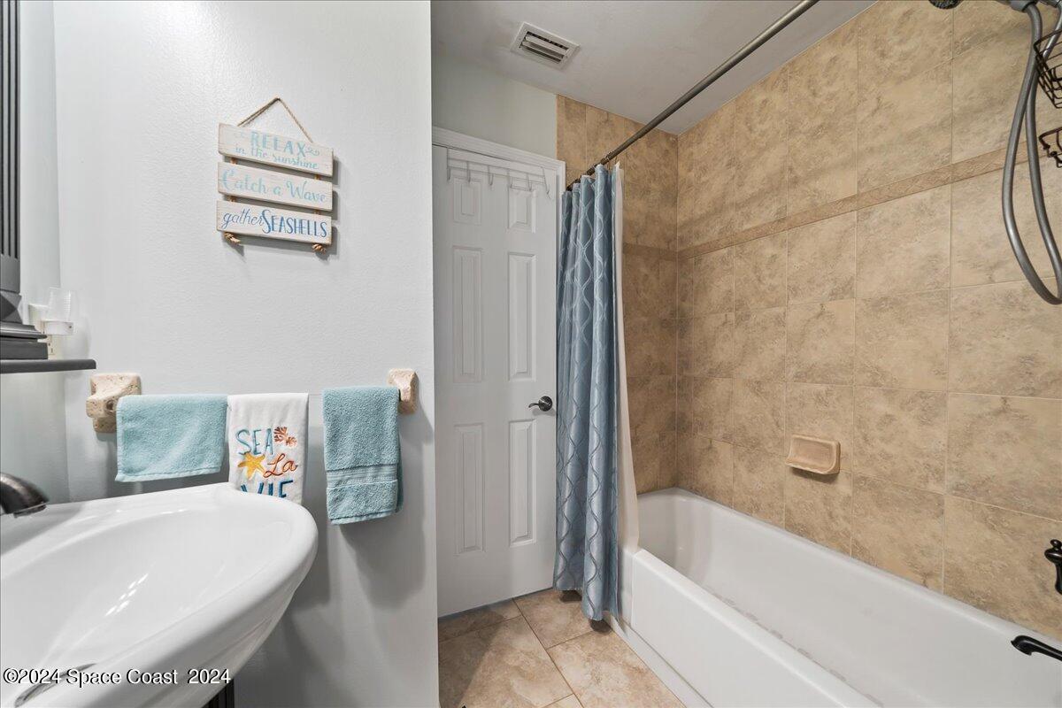 458 Sauders Road SE