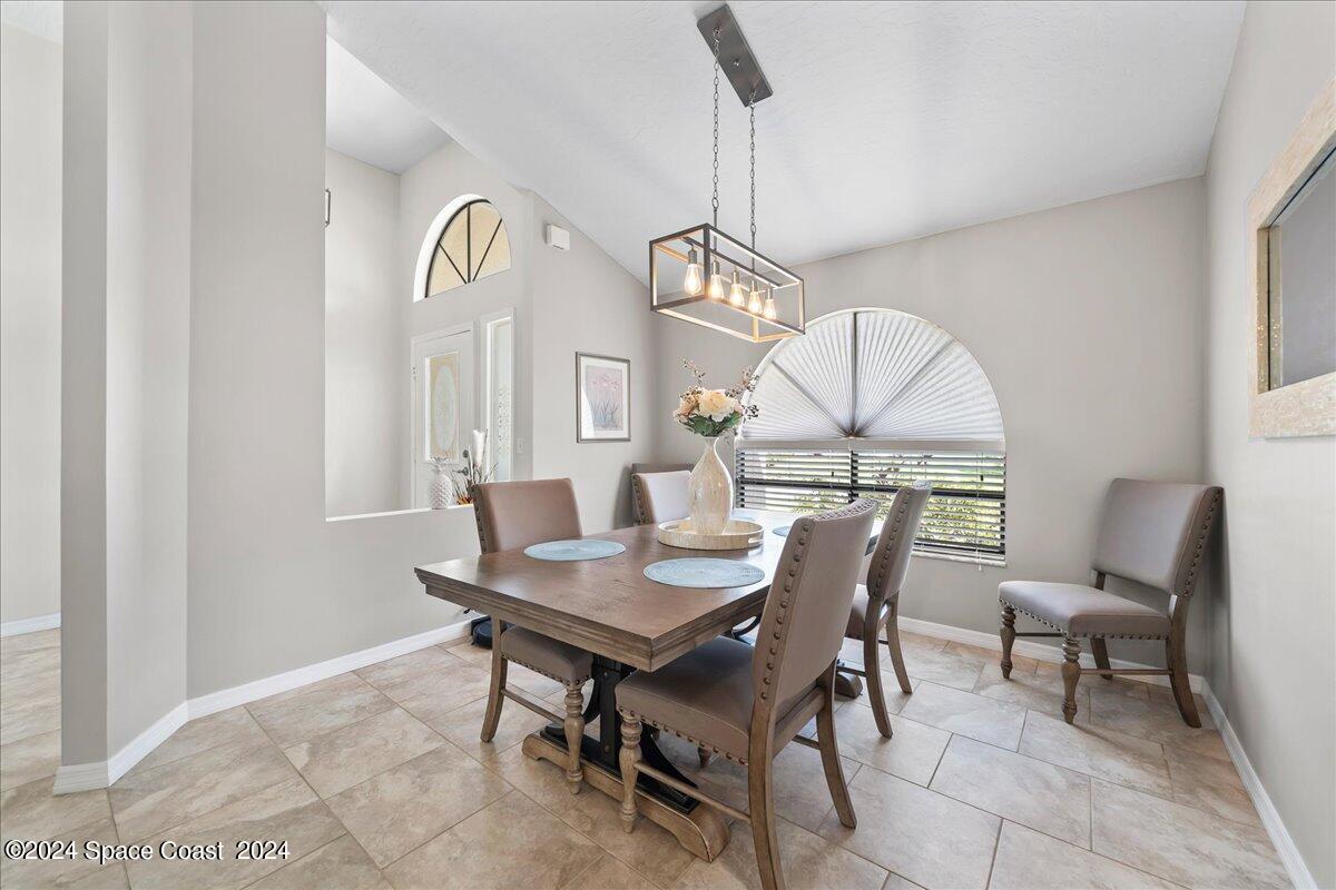 458 Sauders Road SE