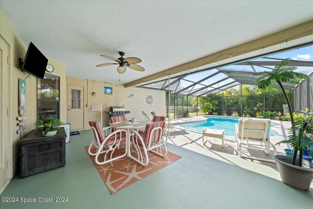 458 Sauders Road SE