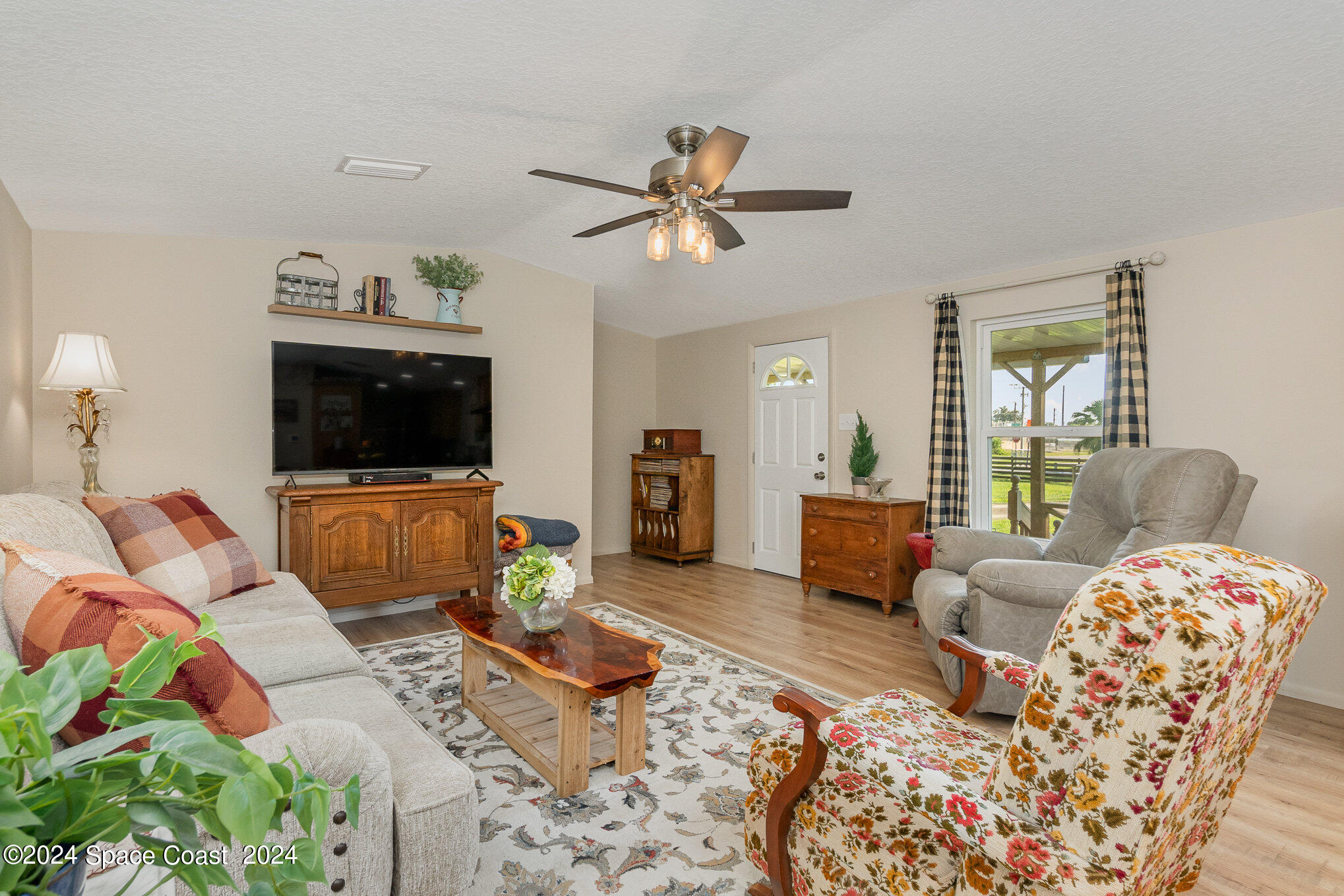 8110 Pine Ridge Trail