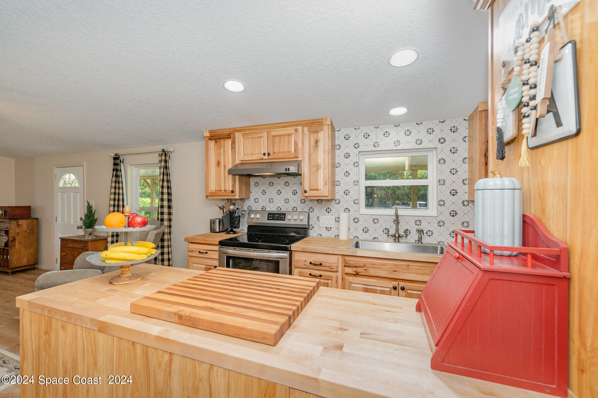8110 Pine Ridge Trail
