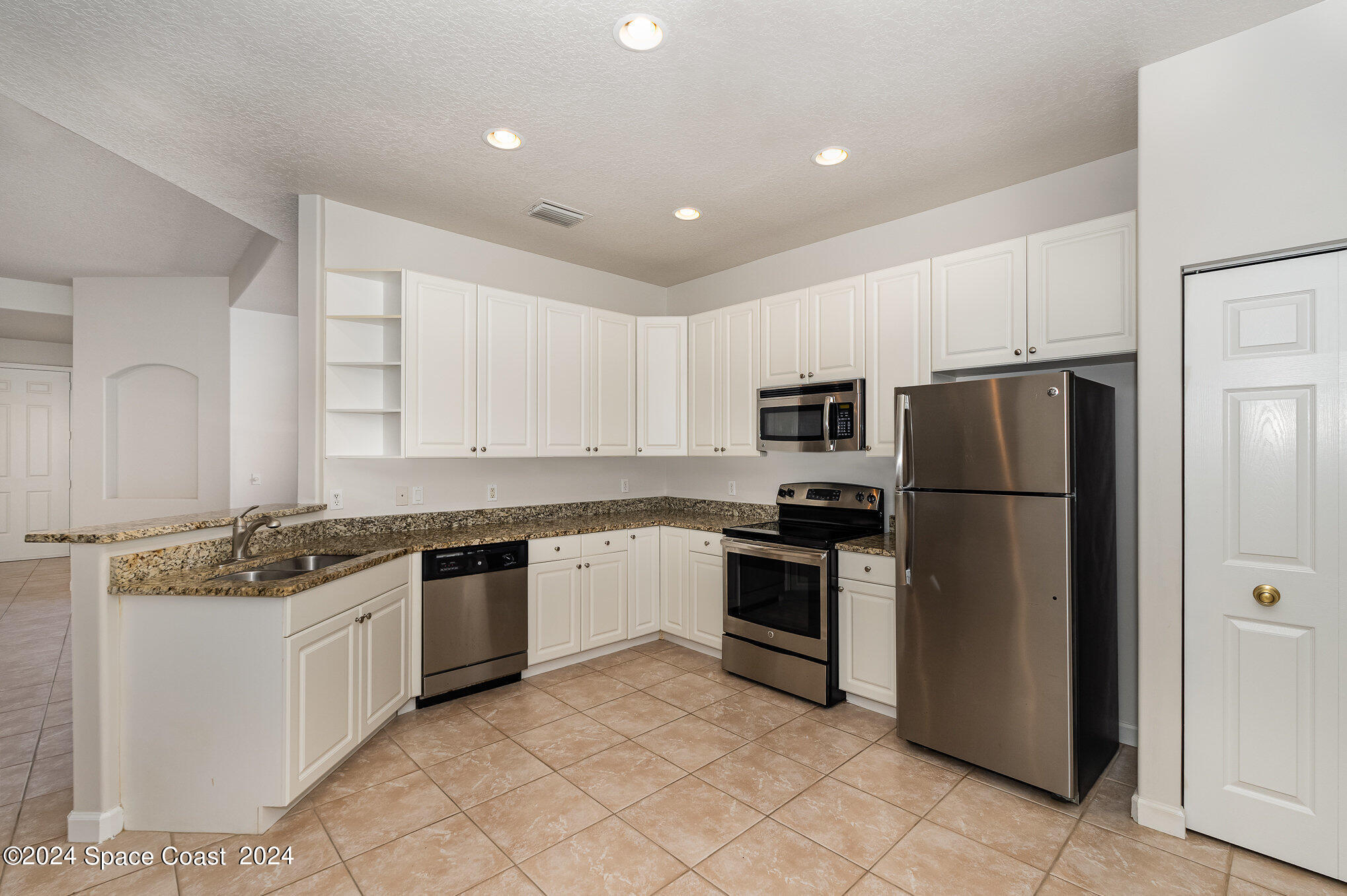 343 Gardendale Circle SE