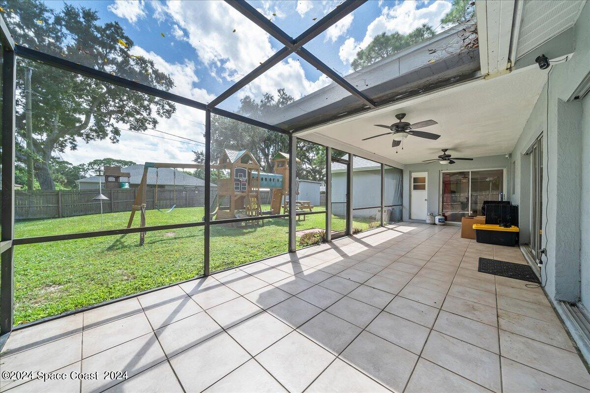 998 Zamora Street SE, 16