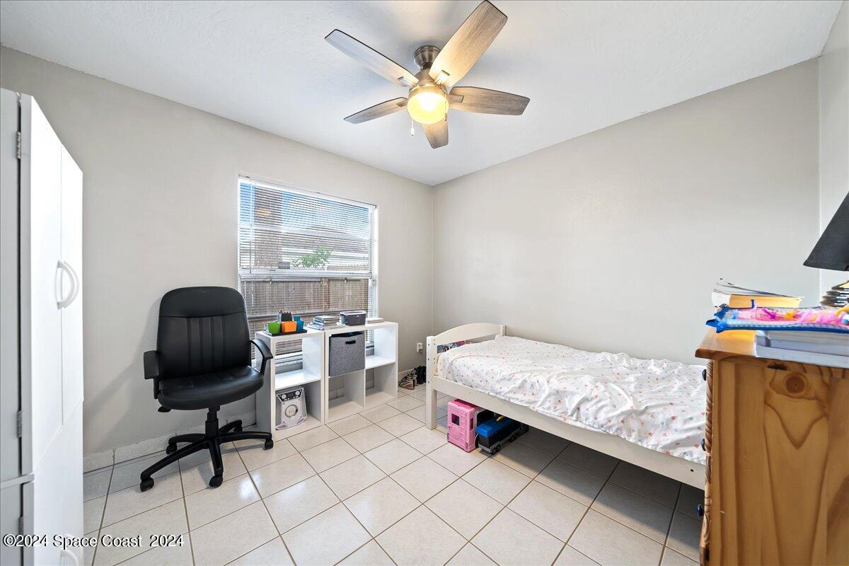 998 Zamora Street SE, 16