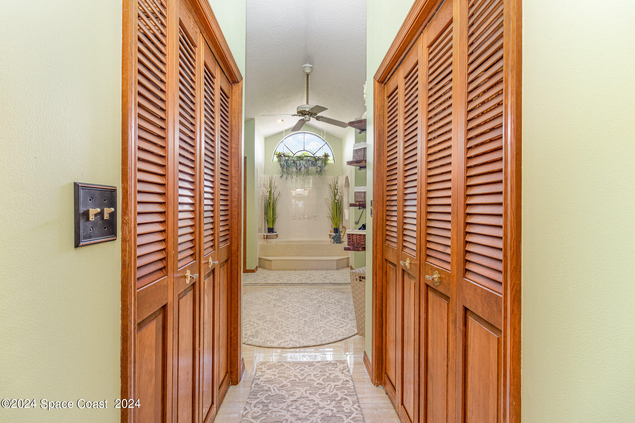 1042 Spanish Wells Drive