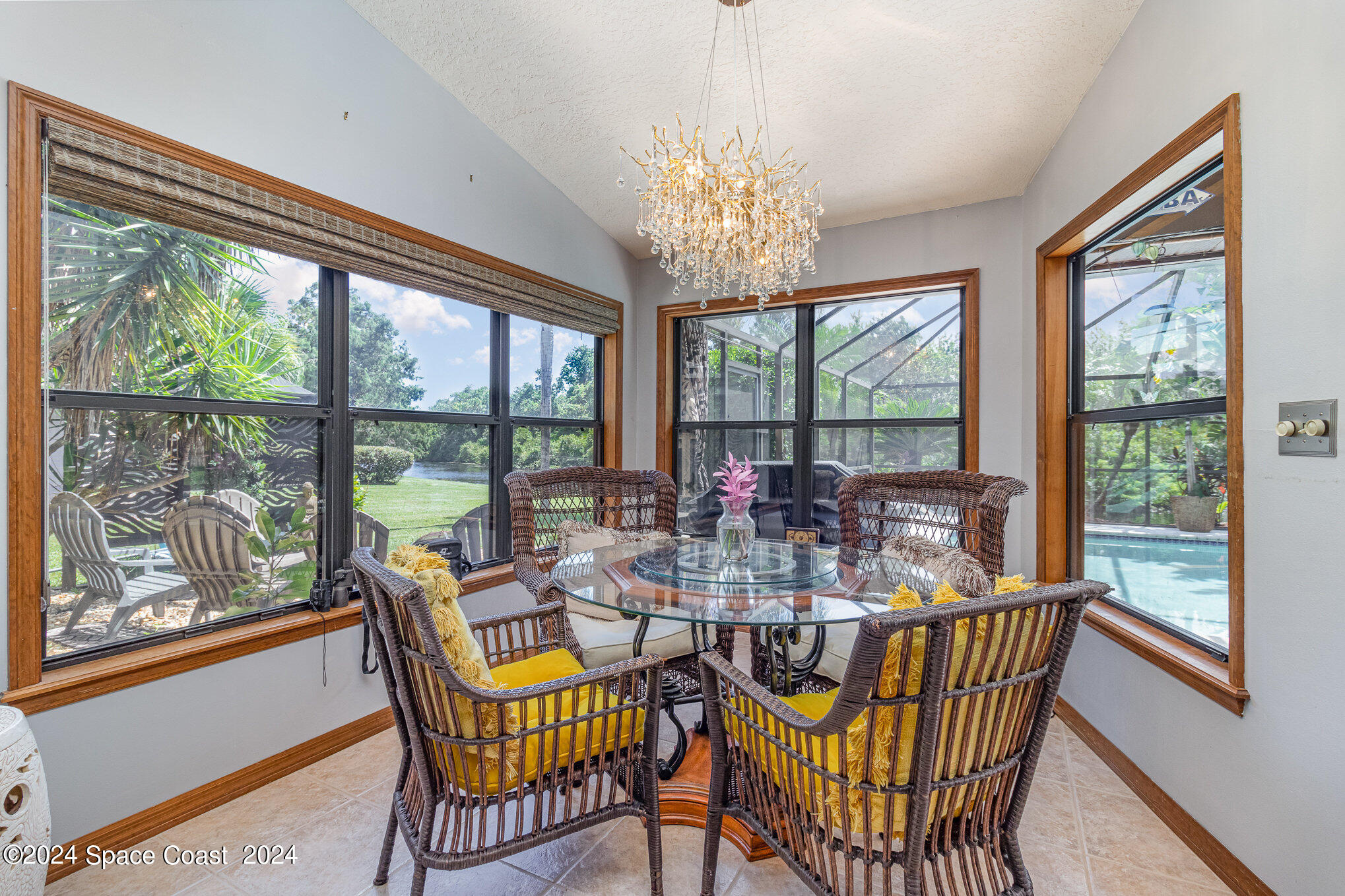 1042 Spanish Wells Drive