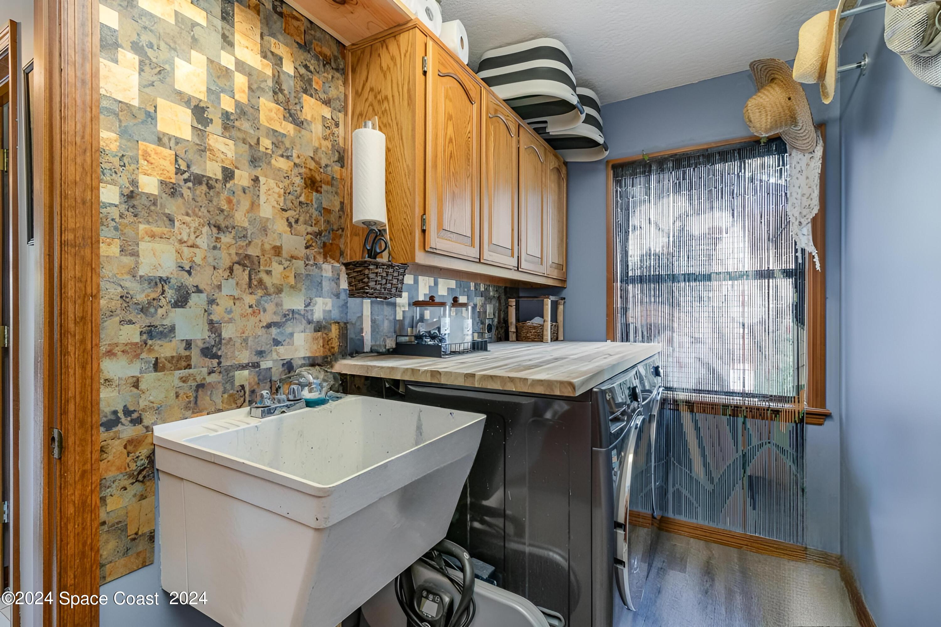 1042 Spanish Wells Drive