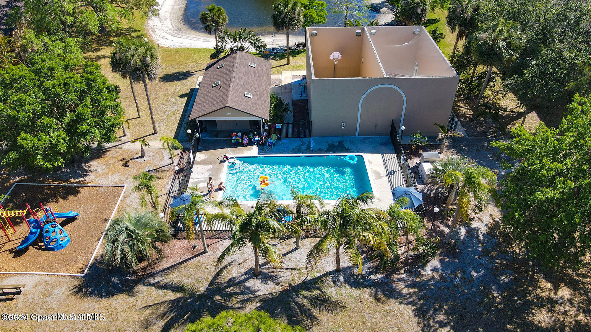 280 Spring Drive, 4
