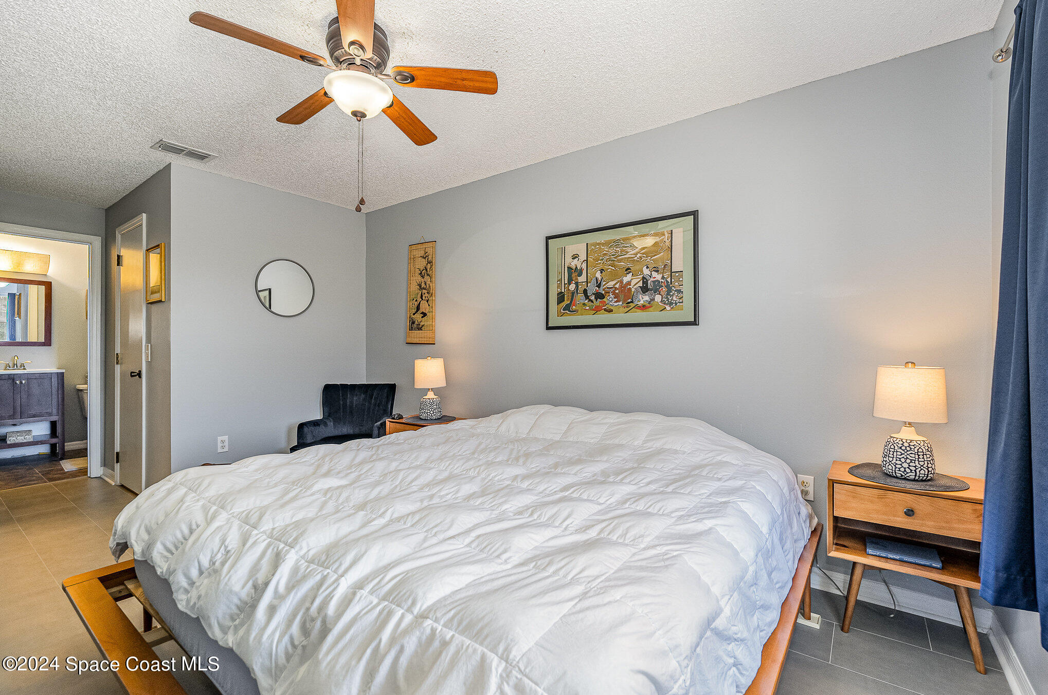 280 Spring Drive, 4