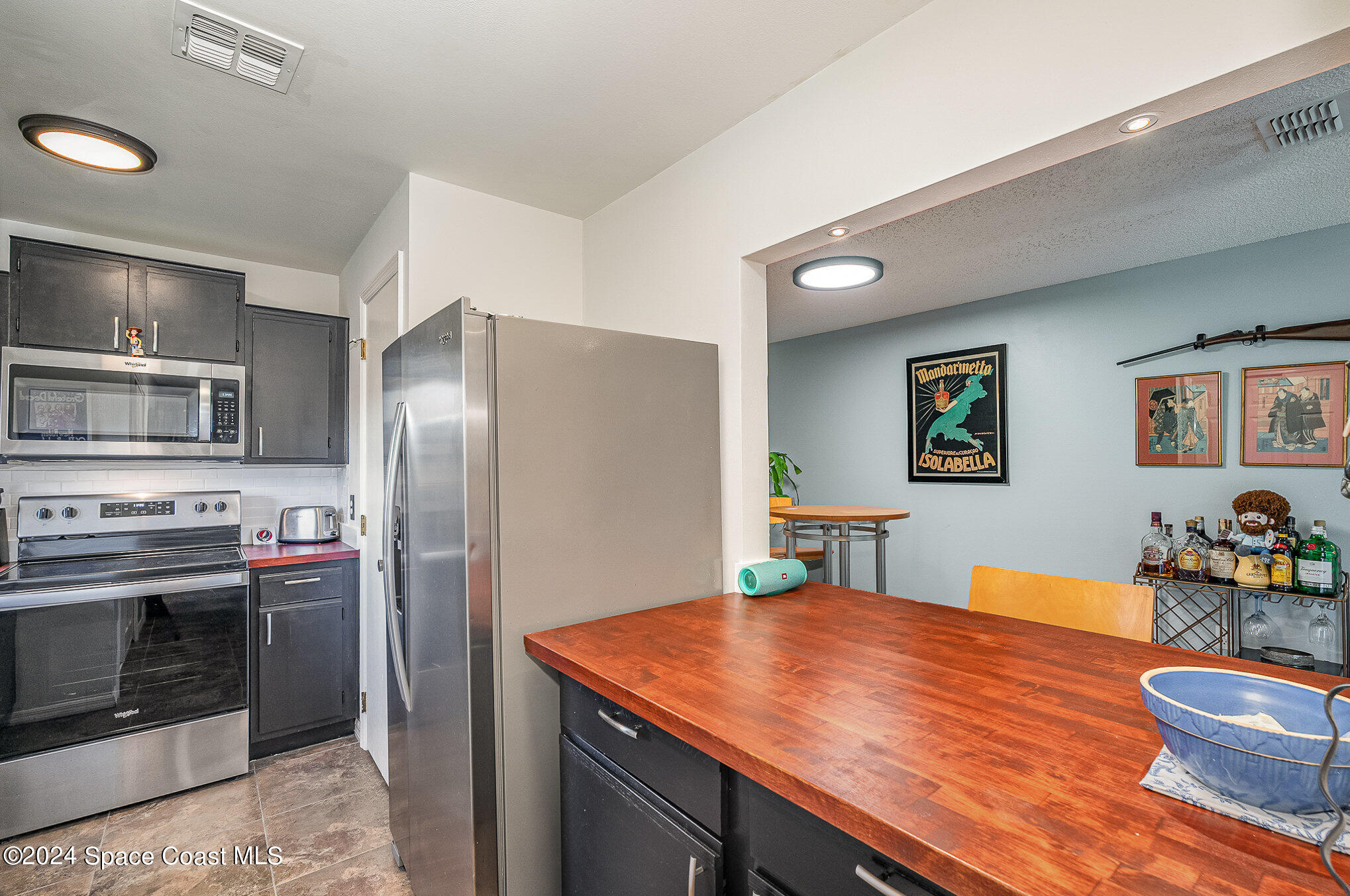 280 Spring Drive, 4