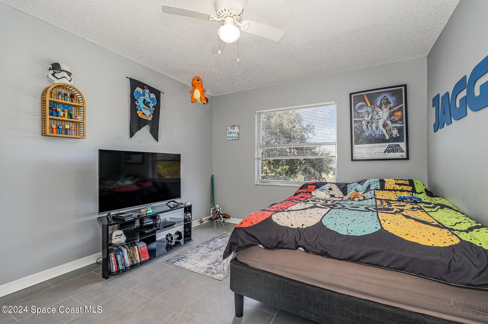280 Spring Drive, 4