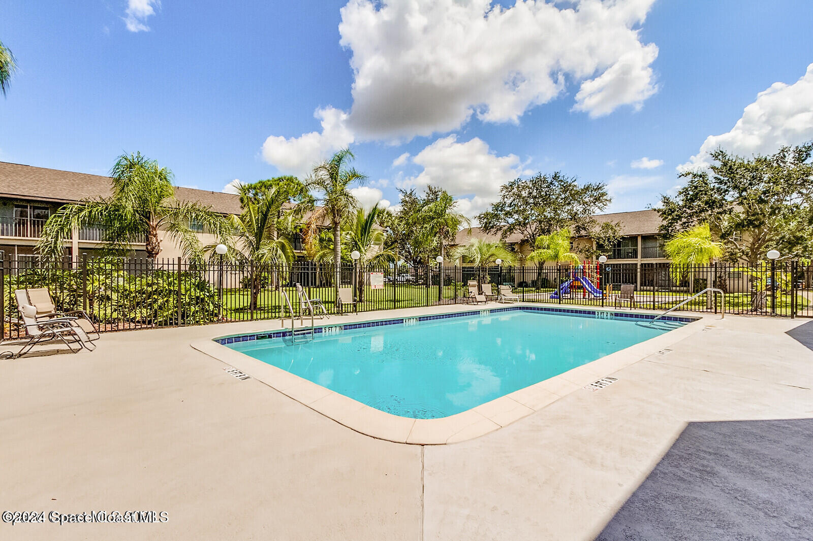 280 Spring Drive, 4