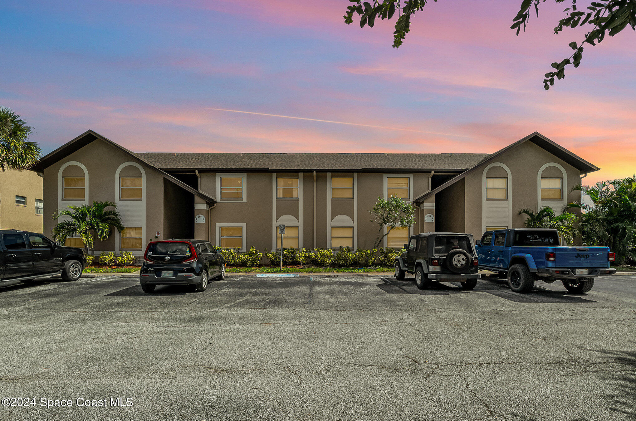 280 Spring Drive, 4