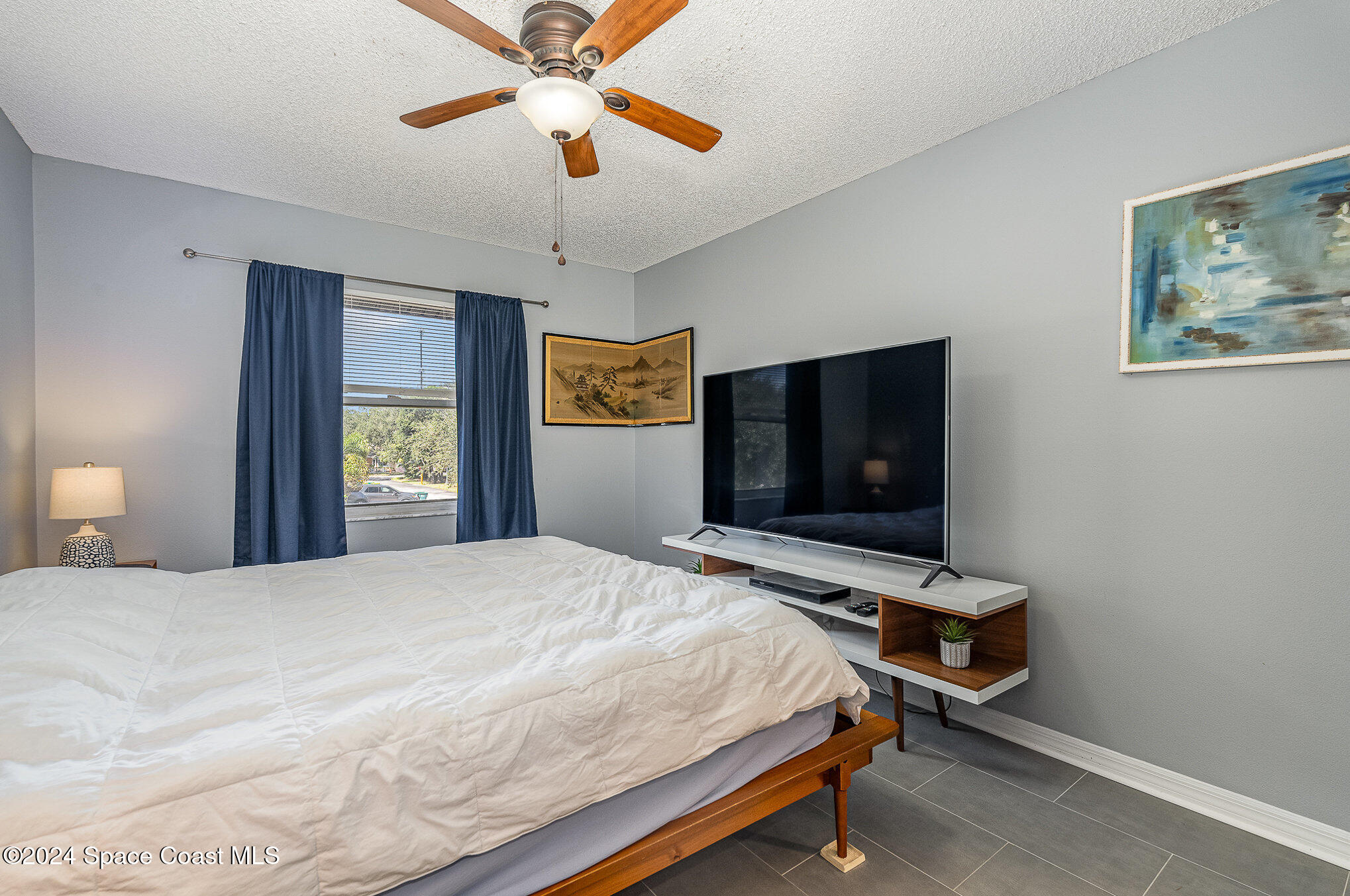 280 Spring Drive, 4