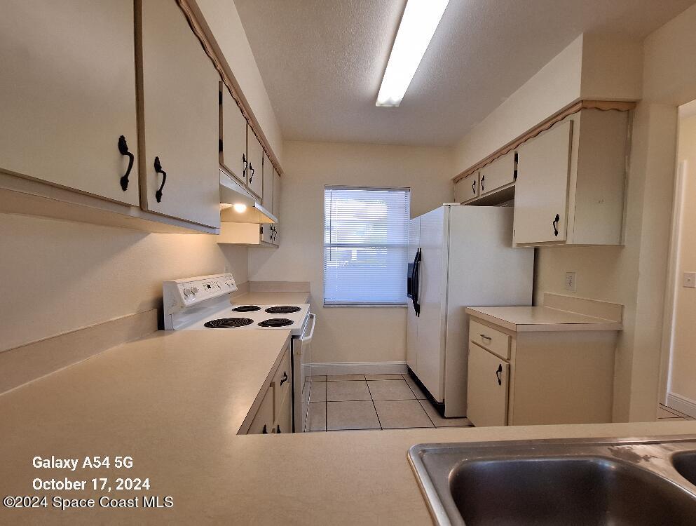 203 Olmstead Drive W, 203