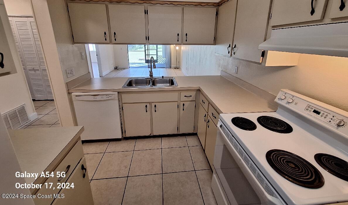 203 Olmstead Drive W, 203