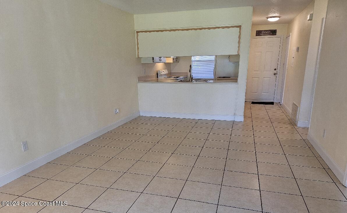 203 Olmstead Drive W, 203