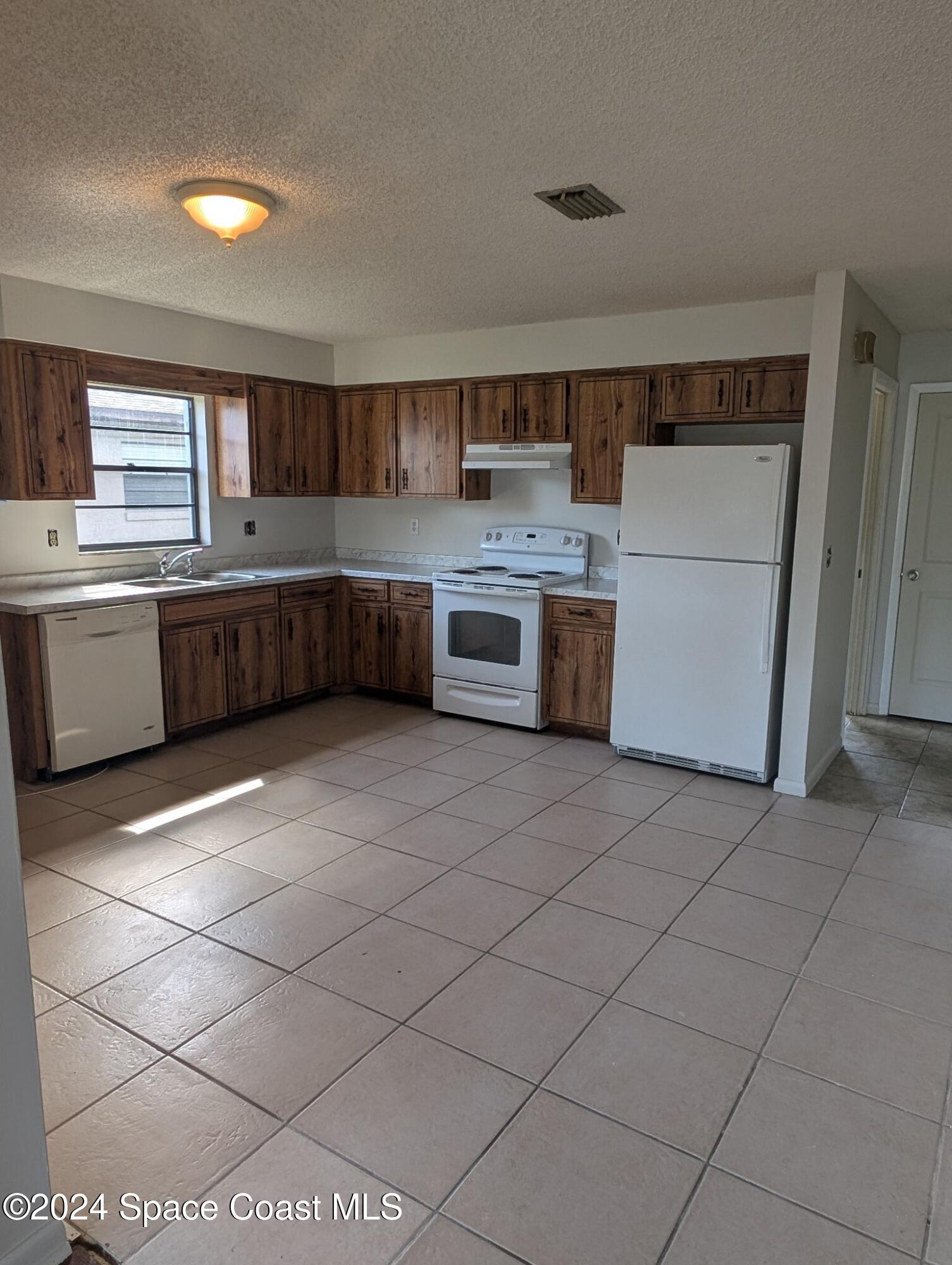 110 W Towne Place