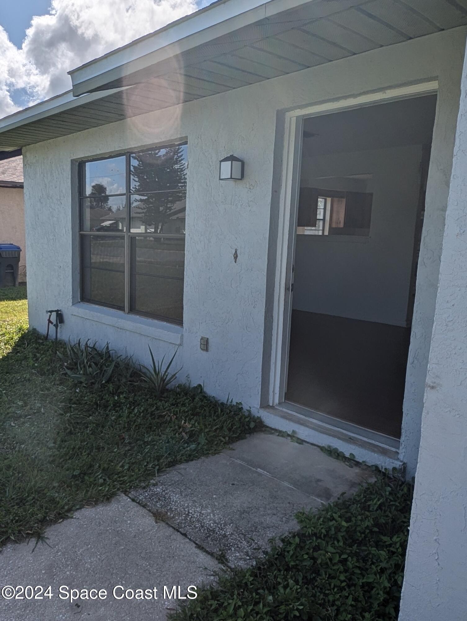 110 W Towne Place