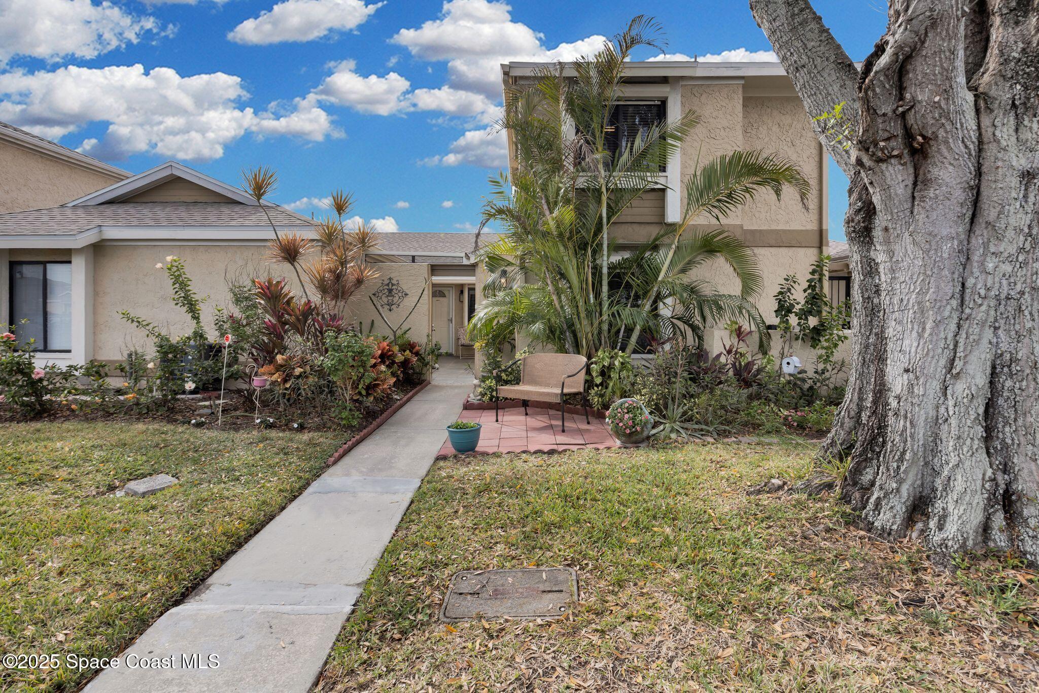 1460 Sheafe Avenue NE, 105