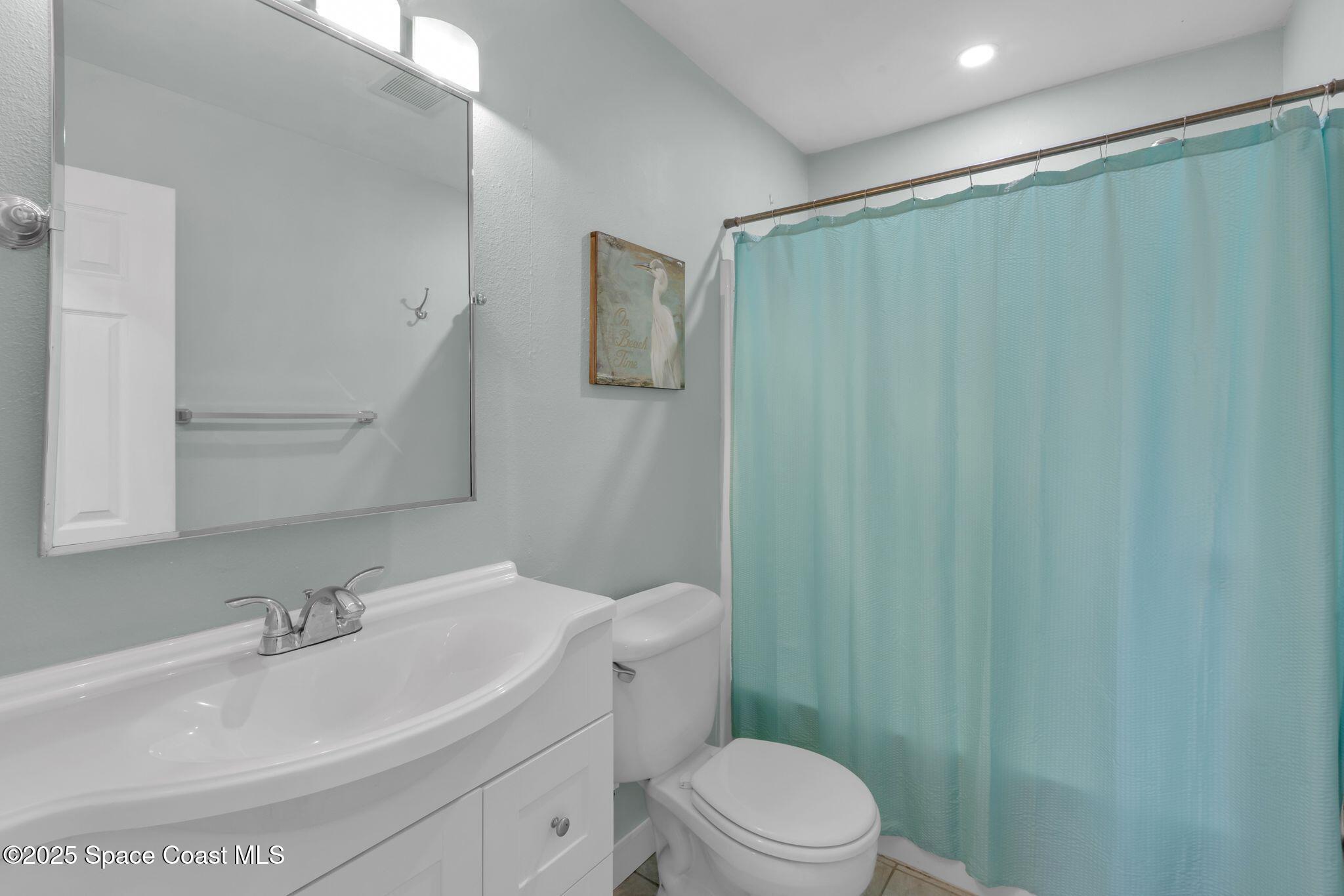 1460 Sheafe Avenue NE, 105