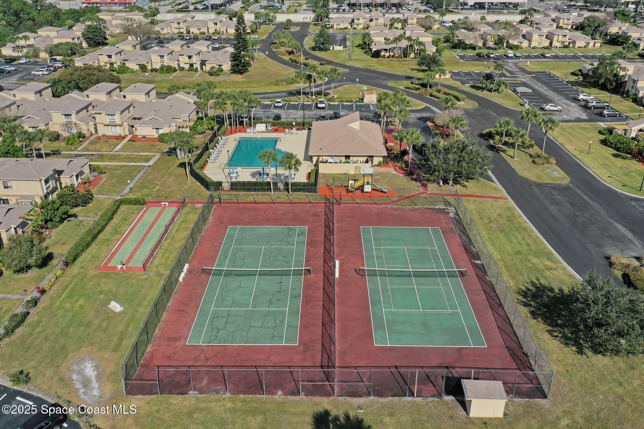 1460 Sheafe Avenue NE, 105