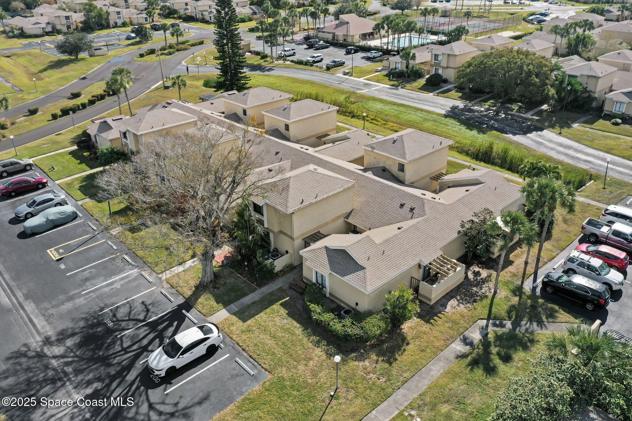 1460 Sheafe Avenue NE, 105