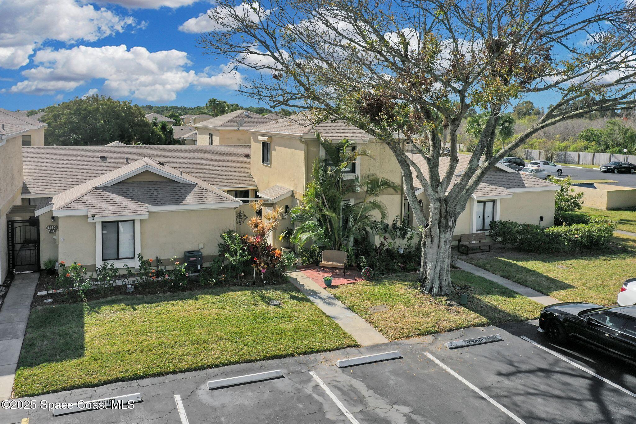 1460 Sheafe Avenue NE, 105