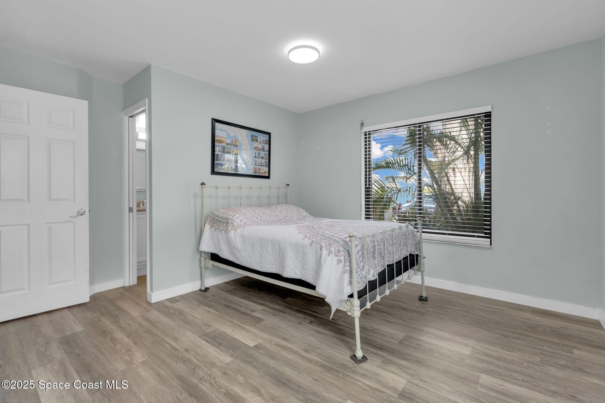 1460 Sheafe Avenue NE, 105