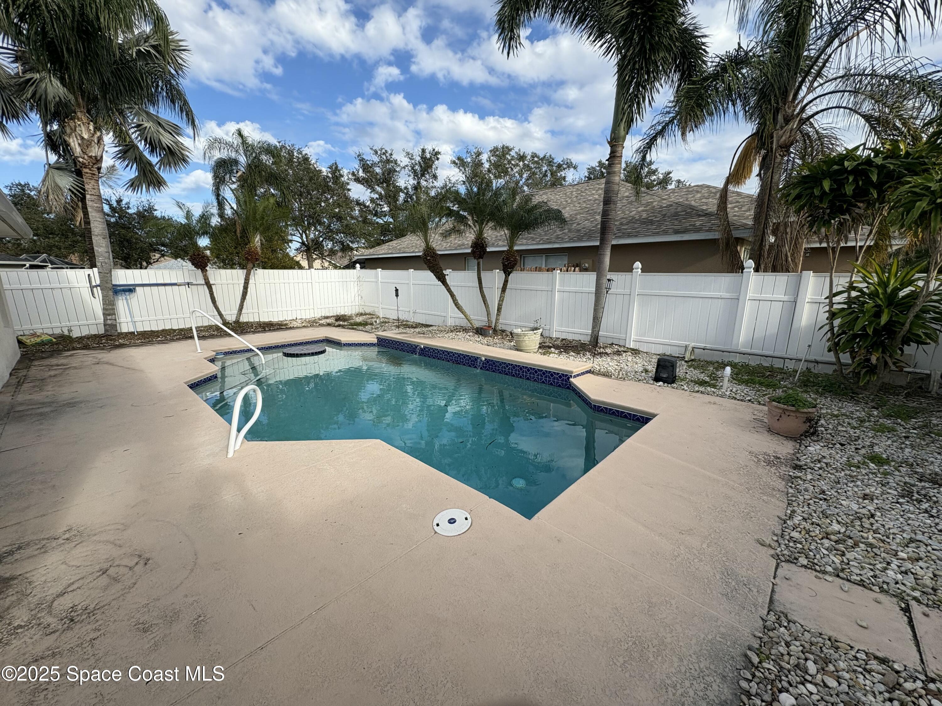 2921 Stratford Pointe Drive