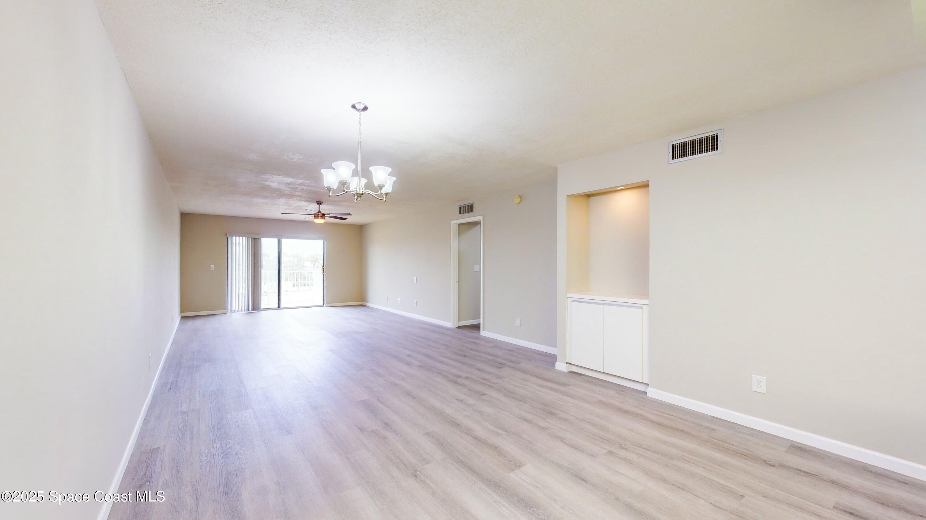 2160 N Highway A1a, 303