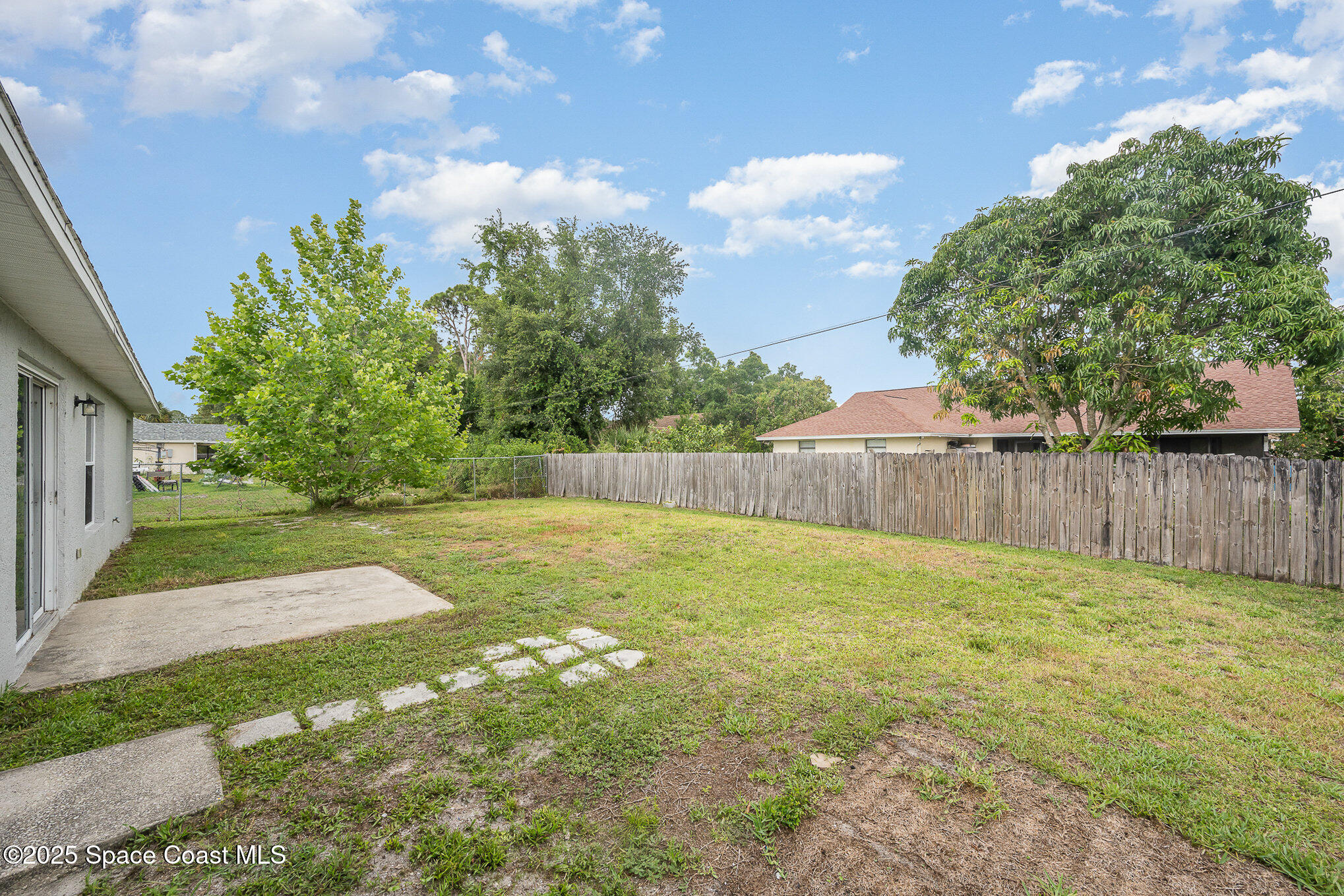 1013 Locust Avenue NW