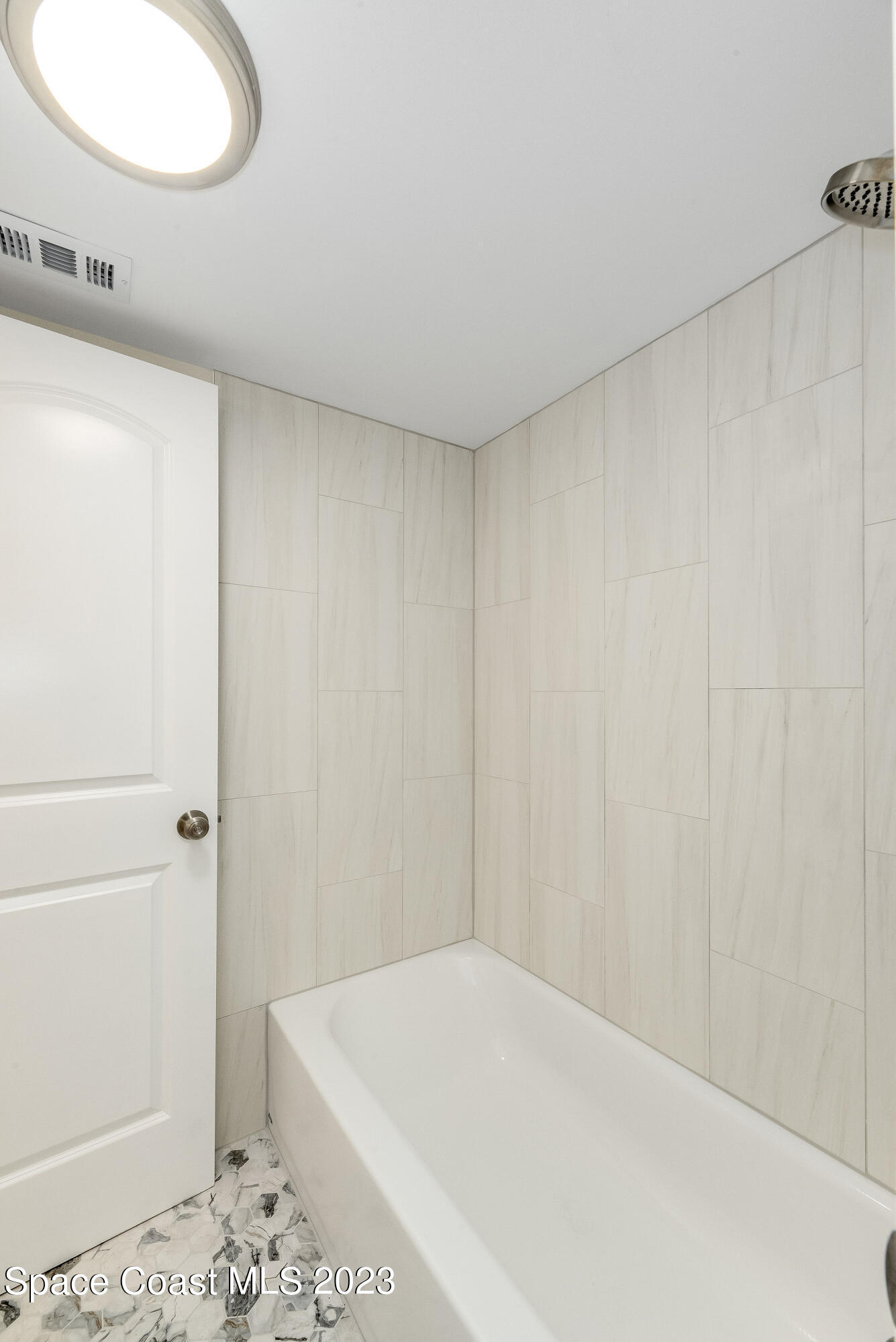 500 Palm Springs Boulevard, 807