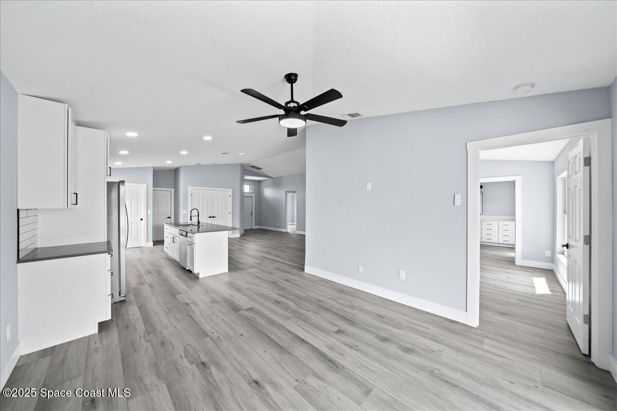 1925 Bayhill Drive