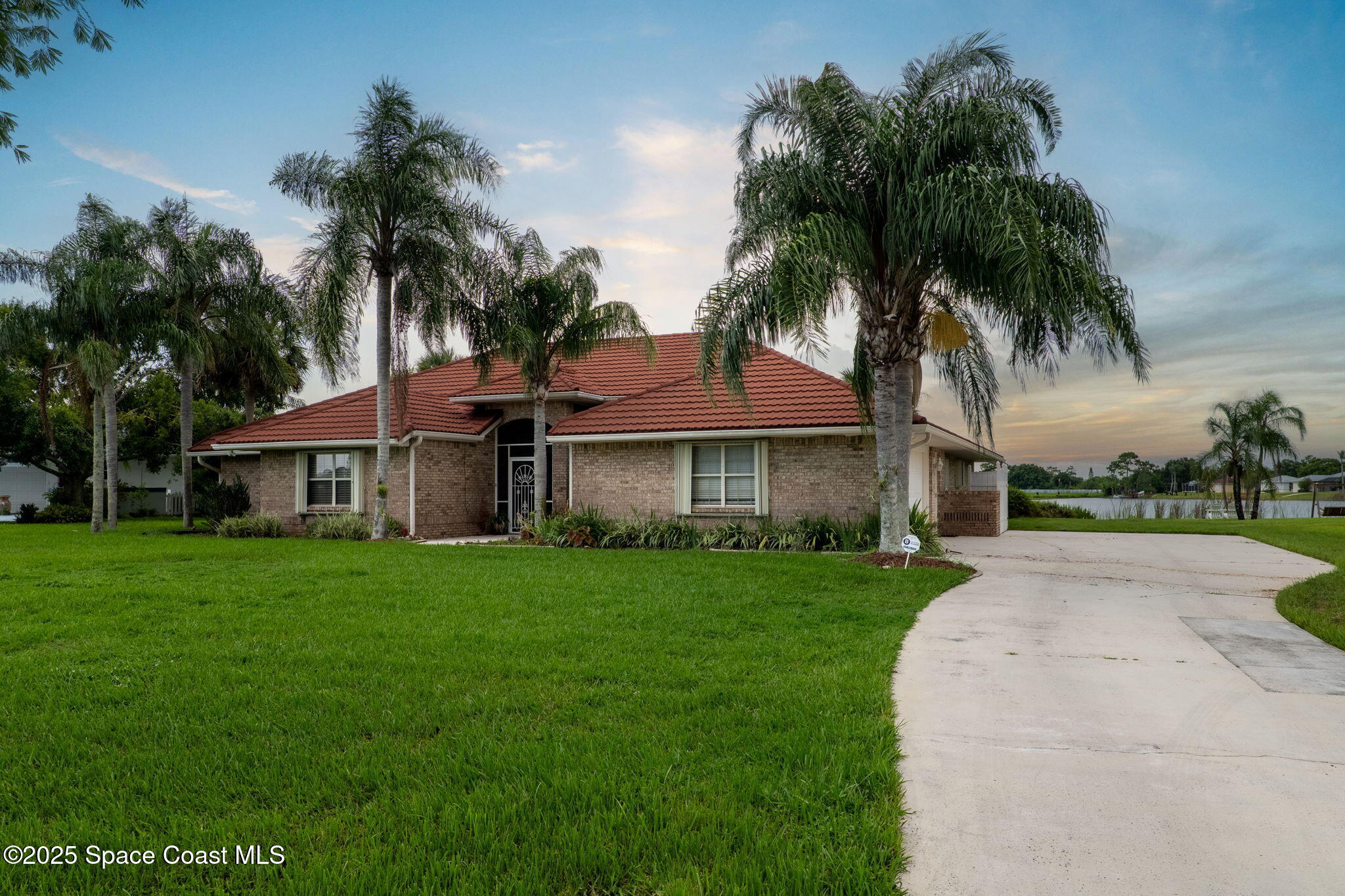 405 Lake View Lane