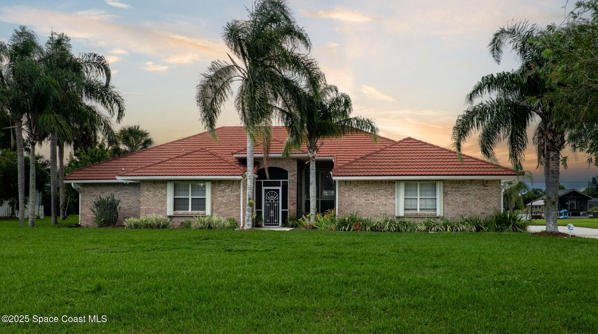 405 Lake View Lane