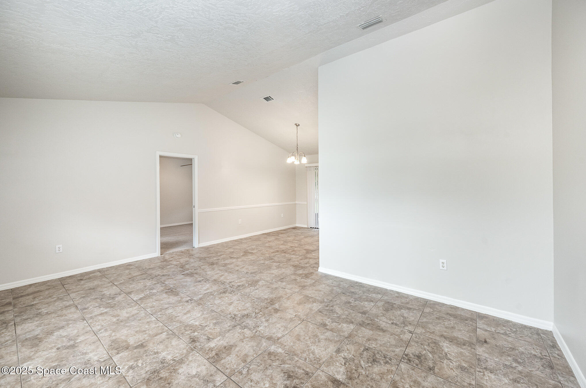 2914 Kosuth Road NE