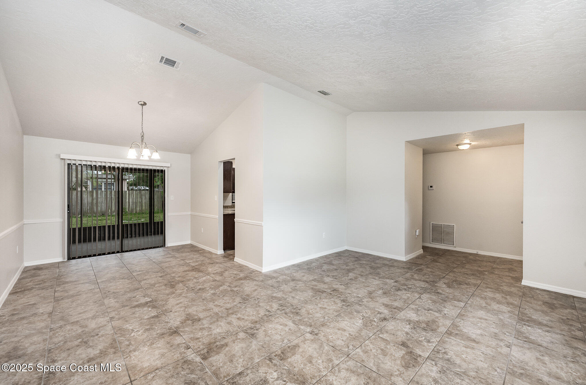 2914 Kosuth Road NE