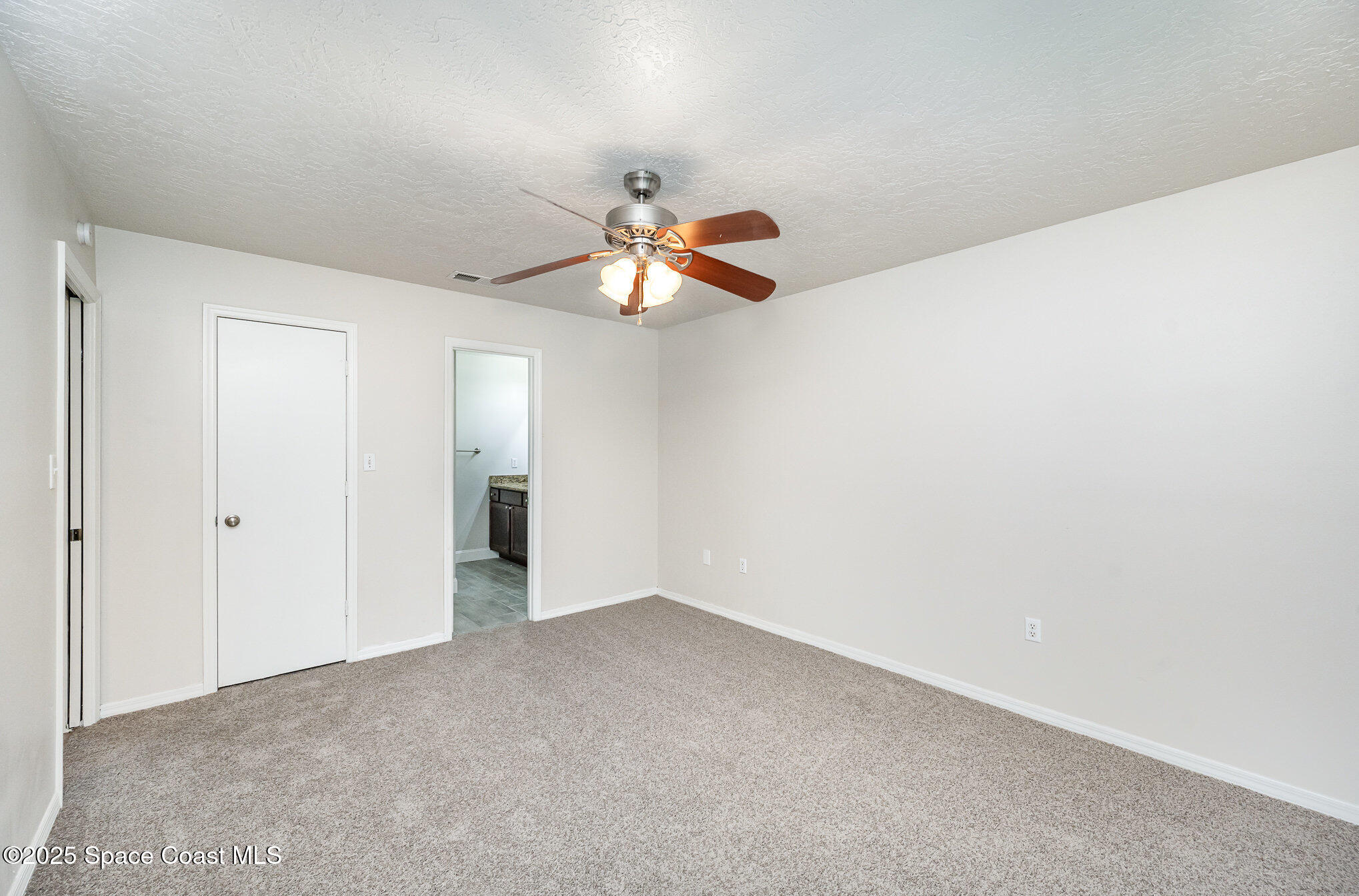 2914 Kosuth Road NE