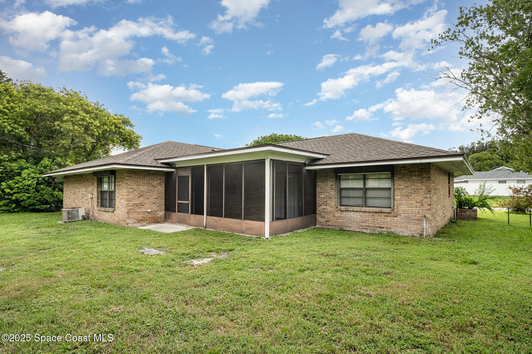 2914 Kosuth Road NE