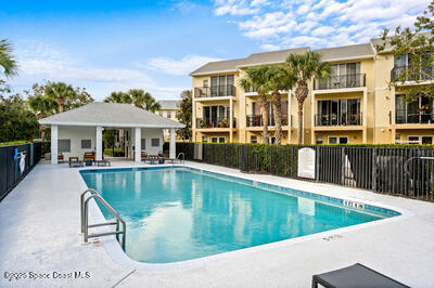1635 42nd Square, 104