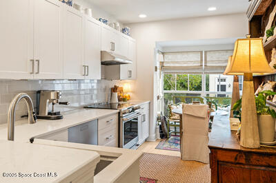 1635 42nd Square, 104