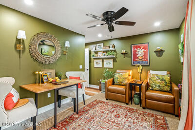 1635 42nd Square, 104