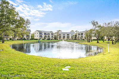 1635 42nd Square, 104