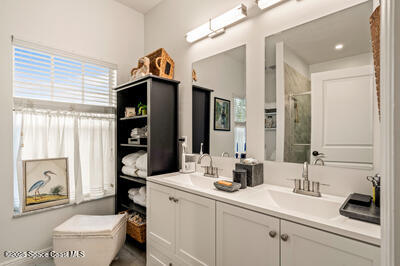 1635 42nd Square, 104