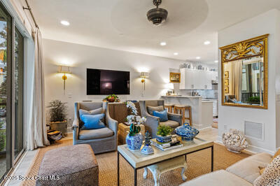 1635 42nd Square, 104