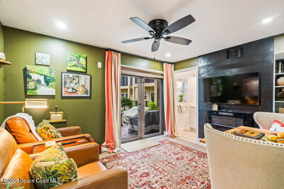 1635 42nd Square, 104