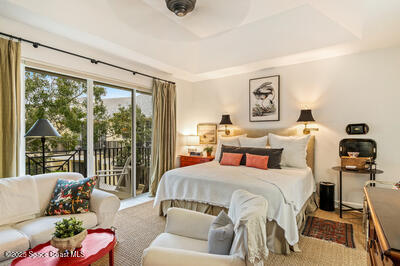1635 42nd Square, 104
